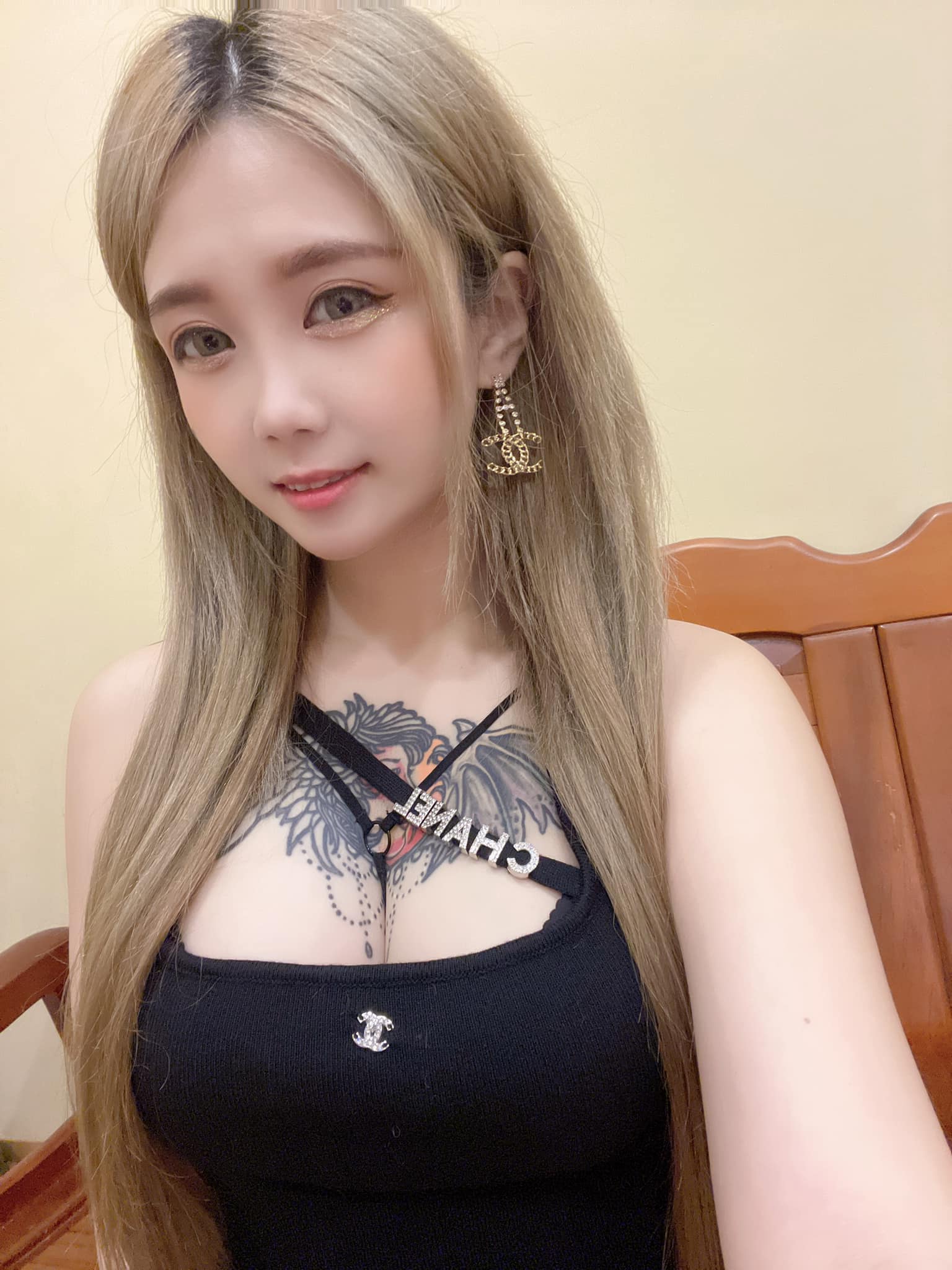 孟若羽瘦身成功后,时常跟粉丝互动展现好身材。 (图:孟若羽脸书)